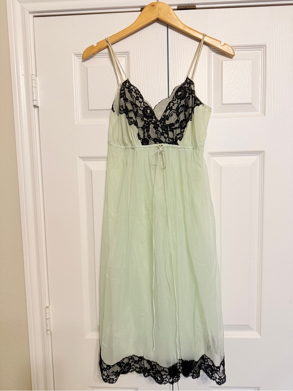 Vintage Vanity Fair Delicate Lace-Trim Long Chemise Dress in Pale Green